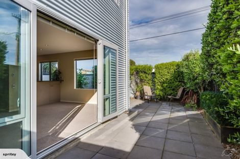 Photo of property in 94 Packe Street, Edgeware, Christchurch, 8013