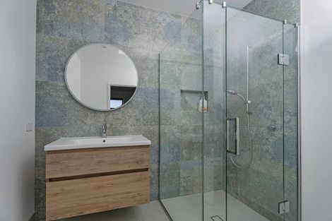 Photo of property in 10 Palm Drive, Whitianga, 3510