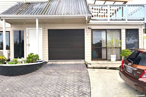 Photo of property in 22 Goodwood Drive, Goodwood Heights, Auckland, 2105