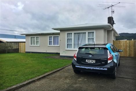 Photo of property in 5 Ruthven Road, Wainuiomata, Lower Hutt, 5014