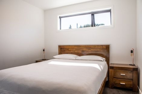 Photo of property in 31 Kirimoko Crescent, Wanaka, 9305