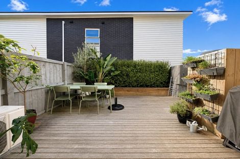 Photo of property in 18 Kaiwawao Lane, Hobsonville, Auckland, 0616