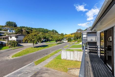 Photo of property in 58 Albatross Close, Whitby, Porirua, 5024