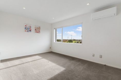 Photo of property in 73 Bordeaux Parade, Te Atatu South, Auckland, 0610