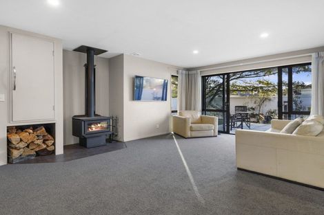 Photo of property in 1 Lowe Place, Rangiora, 7400