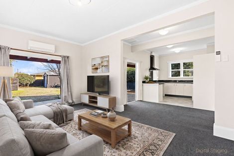 Photo of property in 33 Mako Mako Road, Levin, 5510