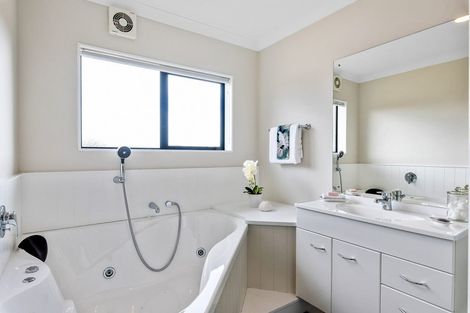 Photo of property in 2 Central Park, Paraparaumu Beach, Paraparaumu, 5032