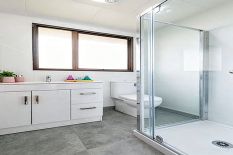 Photo of property in 2/26 Nearco Street, Randwick Park, Auckland, 2105