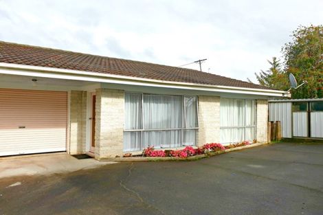 Photo of property in 2/52 Makora Road, Massey, Auckland, 0614