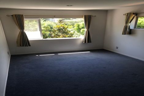 Photo of property in 2/63 Pupuke Road, Birkenhead, Auckland, 0627