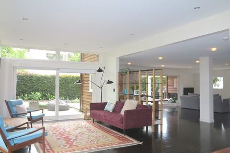 Photo of property in 51 Queen Street, Northcote Point, Auckland, 0627