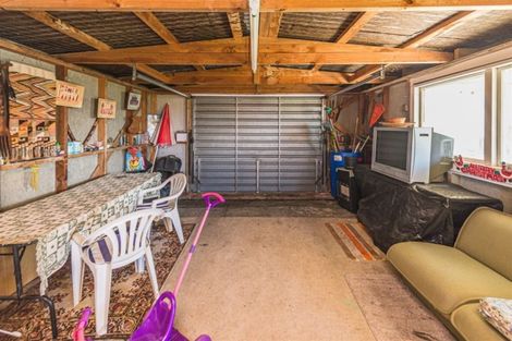 Photo of property in 38 Miro Street, Castlecliff, Whanganui, 4501