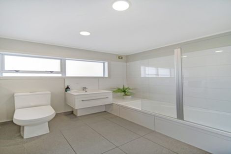 Photo of property in 55 Paparoa Road, Cockle Bay, Auckland, 2014