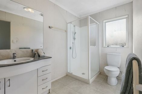 Photo of property in 5 Brosna Place, East Tamaki, Auckland, 2016