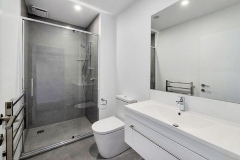 Photo of property in 9/27 Dida Park Drive, Kumeu, 0810