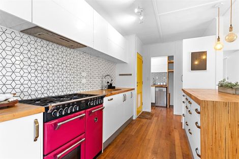 Photo of property in 4 Greenaway Place, Martinborough, 5711