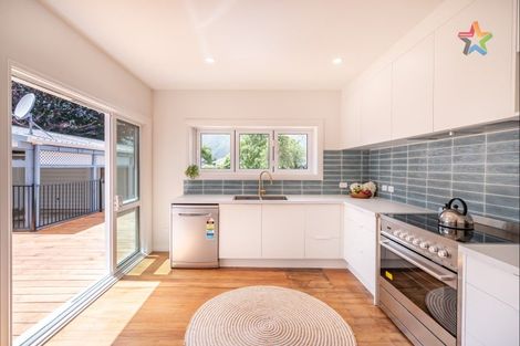 Photo of property in 44 Cambridge Terrace, Waiwhetu, Lower Hutt, 5010