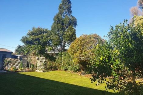 Photo of property in 11 Beach Road, Omata, New Plymouth, 4374