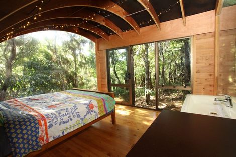 Photo of property in 112 Whaanga Road, Raglan, 3297