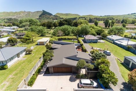 Photo of property in 28 Airini Road, Waimarama, Havelock North, 4294