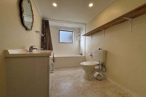 Photo of property in 42 Codlin Road, Waiuku, 2683