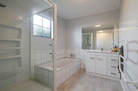 Photo of property in 68 Pencarrow Street, Highbury, Palmerston North, 4412