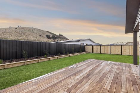 Photo of property in 6 Lake Mckay Drive, Luggate, 9382