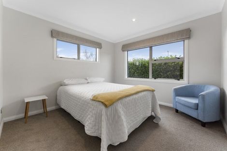 Photo of property in 9 Silicon Way, Fitzherbert, Palmerston North, 4410