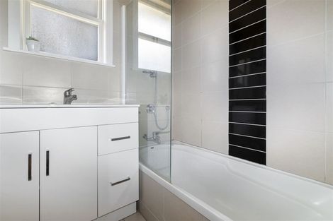 Photo of property in 87a Kawaha Point Road, Kawaha Point, Rotorua, 3010