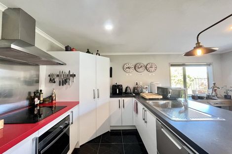 Photo of property in 3 Diamond Grove, Brown Owl, Upper Hutt, 5018