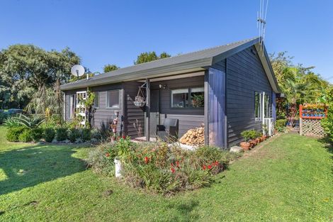 Photo of property in 182 Muhunoa West Road, Ohau, Levin, 5570