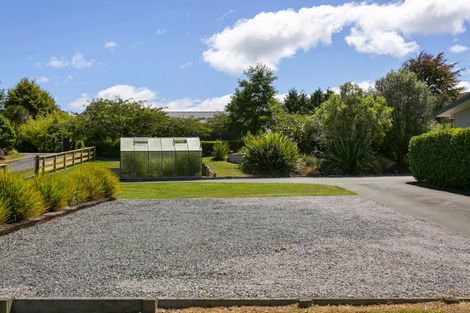 Photo of property in 27 Loch Views Road, Acacia Bay, Taupo, 3385