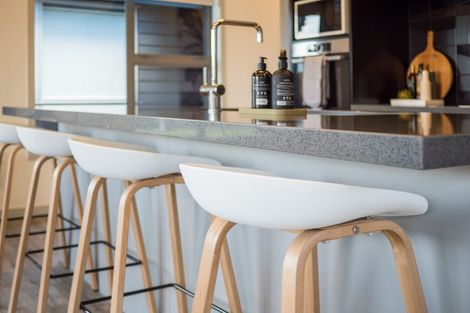 Photo of property in 10 Mediterranean Grove, Fitzherbert, Palmerston North, 4410