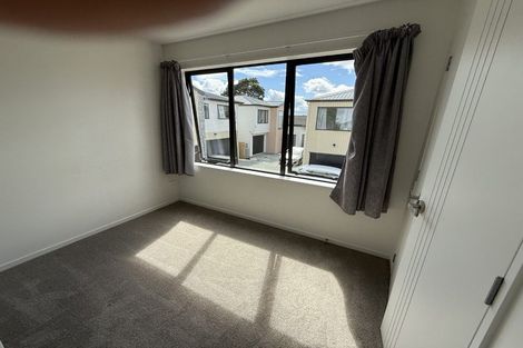 Photo of property in 7/116 Colwill Road, Massey, Auckland, 0614