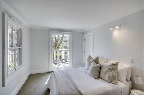 Photo of property in 12 Hadfield Terrace, Bluff Hill, Napier, 4110