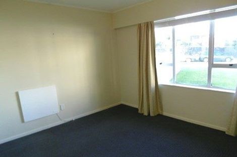 Photo of property in 2 Cobar Close, Maupuia, Wellington, 6022