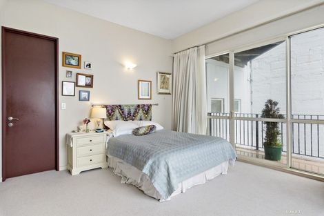 Photo of property in De Vere Apartments, 12/23 Tennyson Street, Te Aro, Wellington, 6011