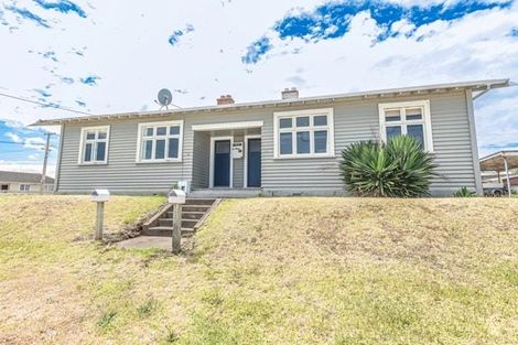 Photo of property in 32 Aotea Street, Castlecliff, Whanganui, 4501