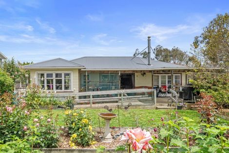 Photo of property in 78 Tararua Road, Levin, 5571