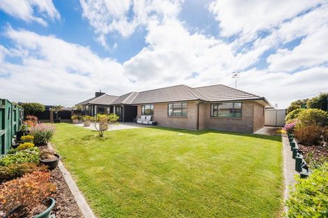 Photo of property in 54 Rosalie Terrace, Kelvin Grove, Palmerston North, 4414