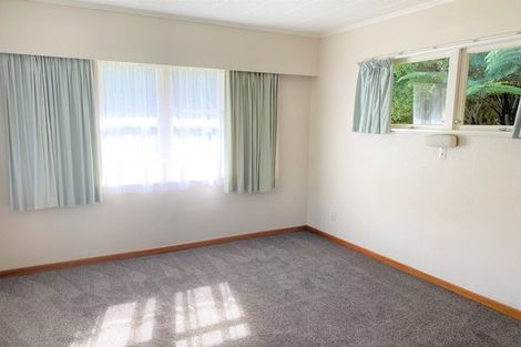 Photo of property in 74 Dowse Drive, Maungaraki, Lower Hutt, 5010