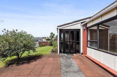 Photo of property in 24 Tiverton Crescent, Whalers Gate, New Plymouth, 4310