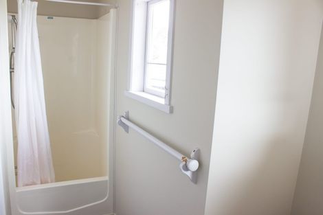 Photo of property in 572 Beach Road, Rothesay Bay, Auckland, 0630