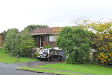 Photo of property in 7 Lexington Drive, Botany Downs, Auckland, 2010