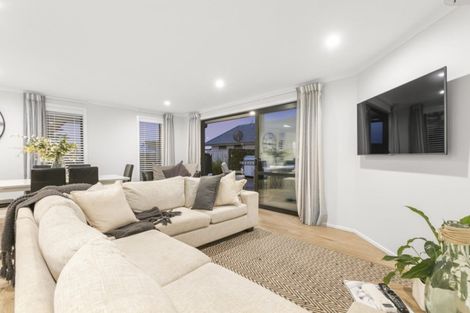 Photo of property in 4 Harding Drive, Papamoa Beach, Papamoa, 3118