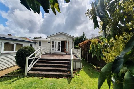 Photo of property in 14 Coyle Street, Sandringham, Auckland, 1025
