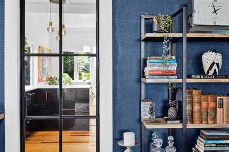 Photo of property in 20 Wallace Place, Westown, New Plymouth, 4310