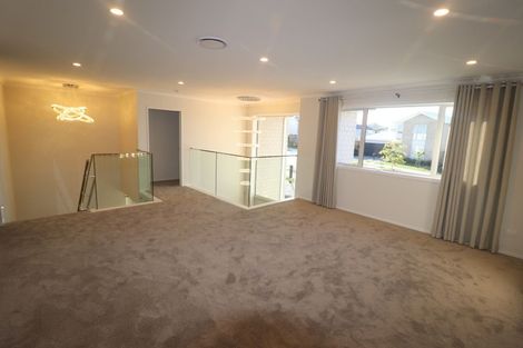 Photo of property in 36 Mettam Drive, Swanson, Auckland, 0614