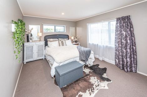 Photo of property in 14 Golf Vue Place, Castlecliff, Whanganui, 4501