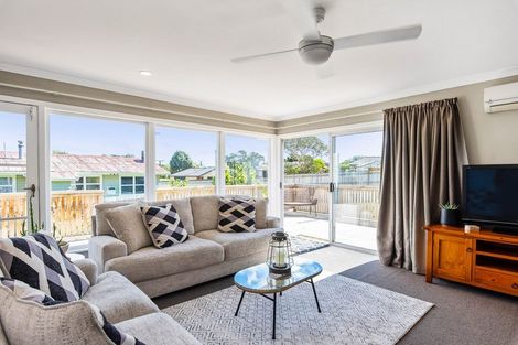 Photo of property in 53a Elizabeth Street, Waikanae, 5036